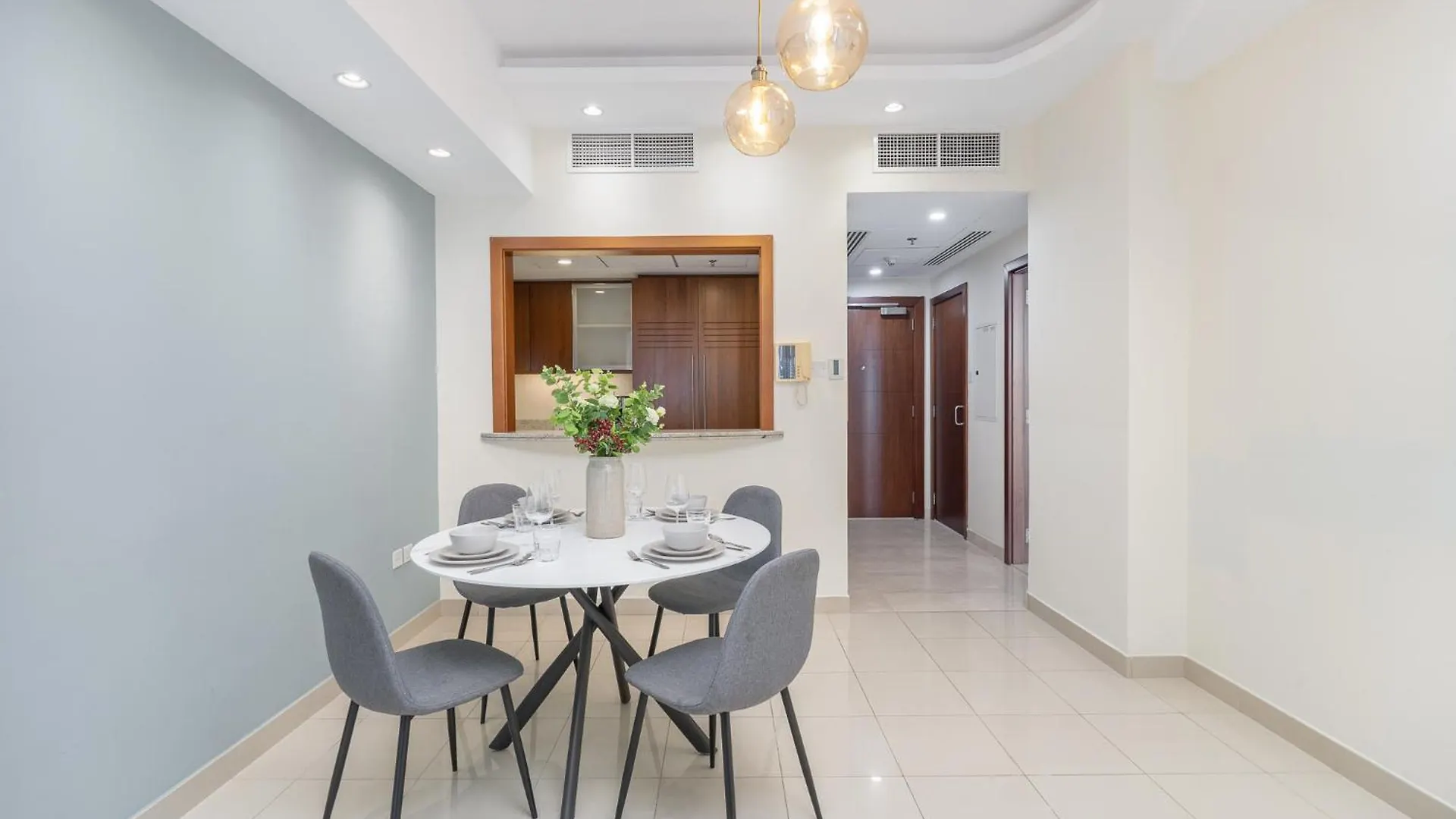 Sophisticated And Elegant 2Br In Downntown Dubai Apartment