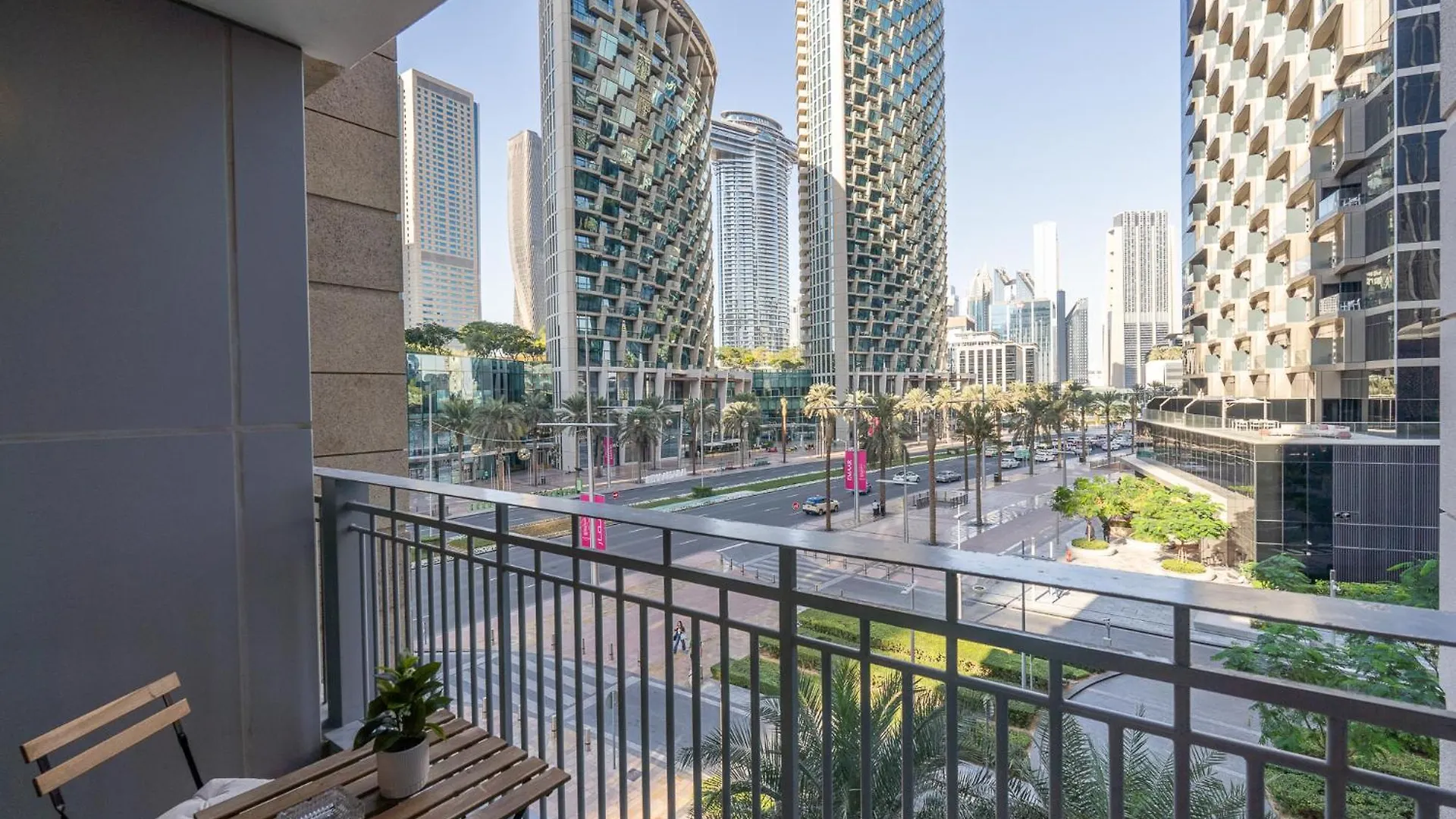Sophisticated And Elegant 2Br In Downntown Dubai Apartment